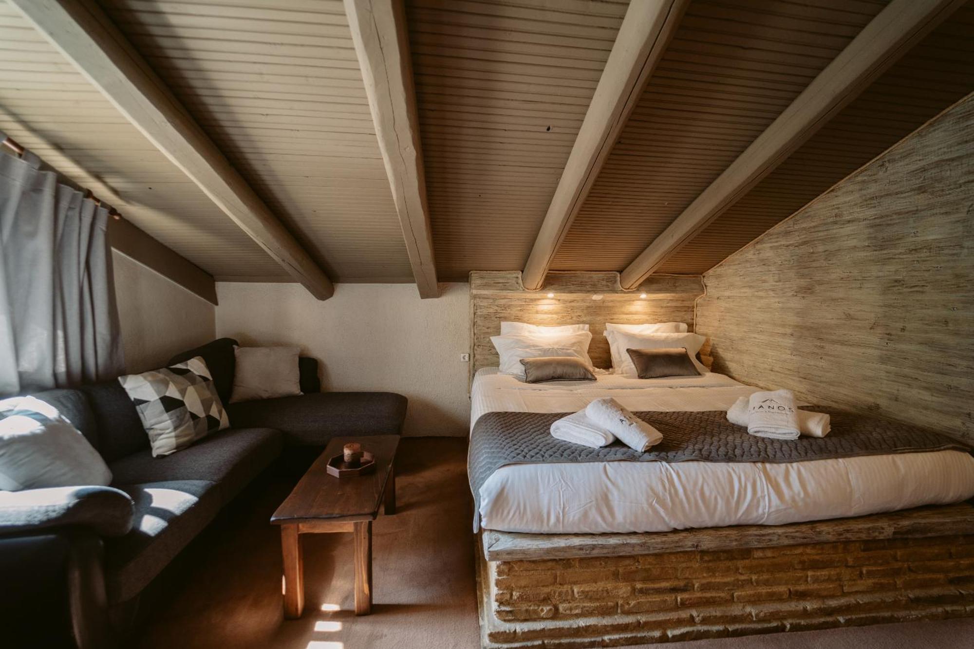 Afanos Guesthouse Arachova Quarto foto