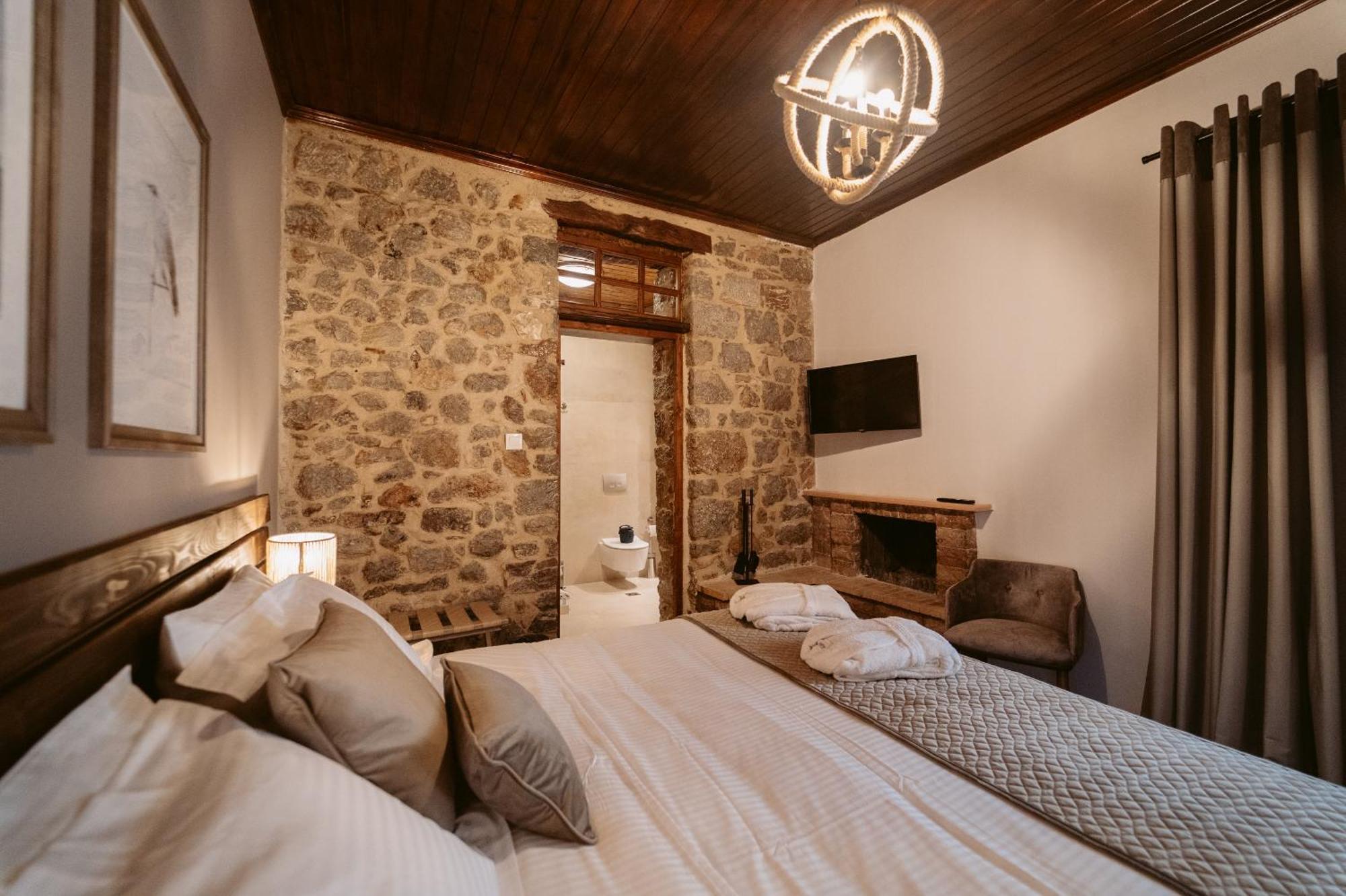 Afanos Guesthouse Arachova Quarto foto