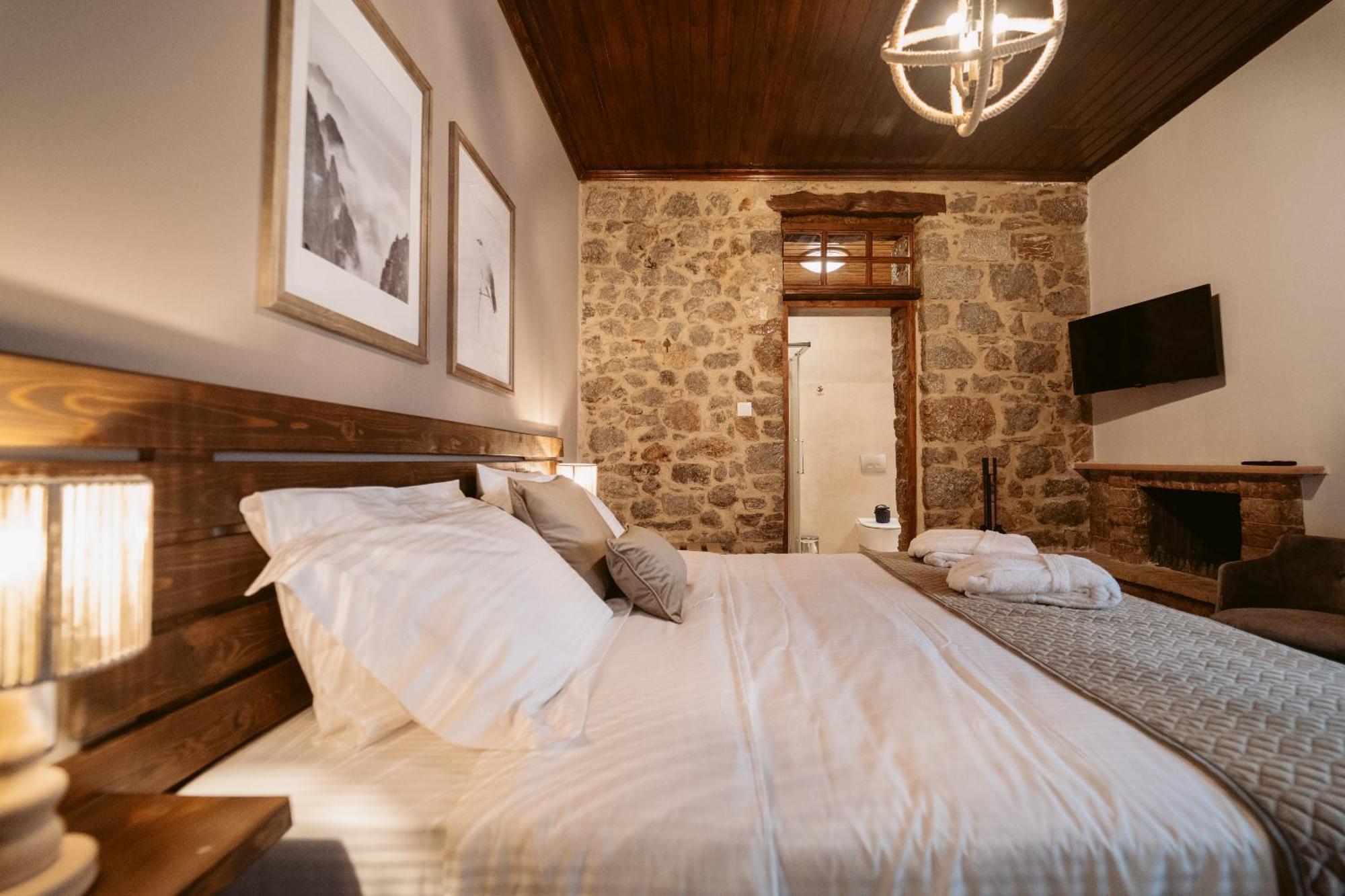 Afanos Guesthouse Arachova Quarto foto