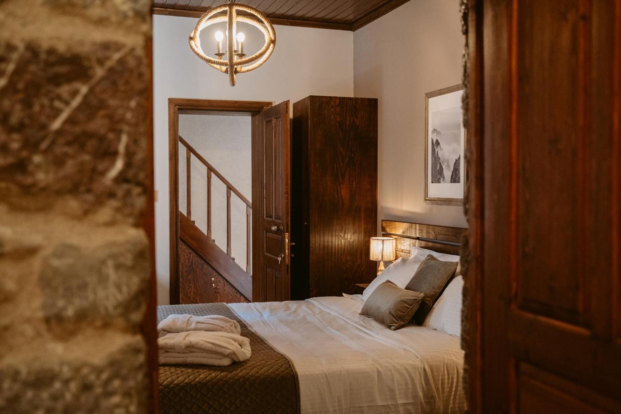 Afanos Guesthouse Arachova Quarto foto